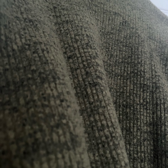 Banana Republic turtleneck - Picture 2 of 3